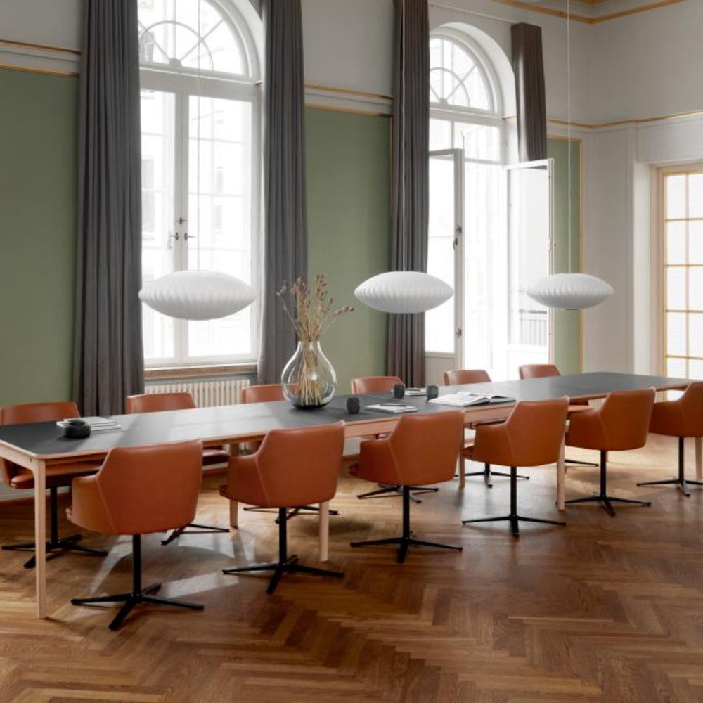 Spisebordsstol 55 fra Skovby i cognac med sort stel