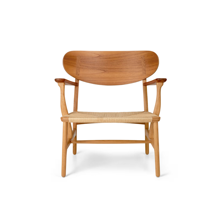 CH22 loungestole fra Carl Hansen & Søn med fletsæde i olieret eg/ teak