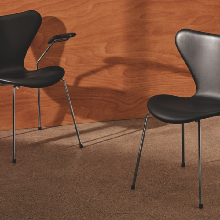 3207 Syver armstol, fuldpolstret læder