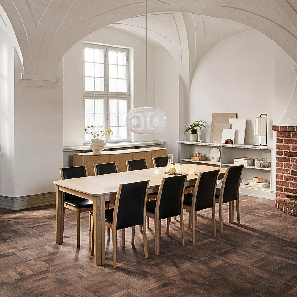 810 spiseordsstol fra Skovby i spisestue