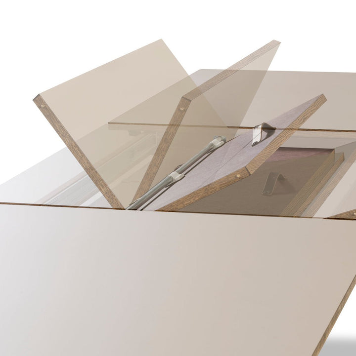 Klassisk Ana spisebord fra Fredericia Furniture med lamint bordplade. Perfekt element til spisestuen.