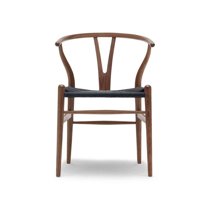 CH24 y-stol sort flet olieret valnød designet af Wegner