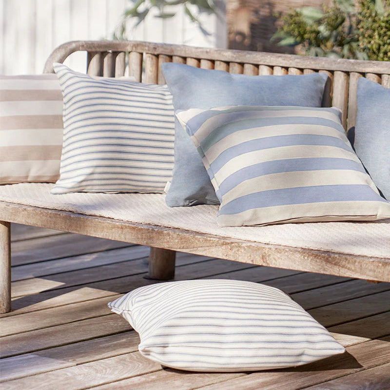 Stripe udendørspude fra Compliments i have