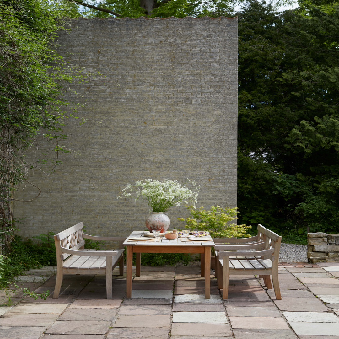 Havebænk fra Carl Hansen & Søn - Fåes med hynde og i flere størrelser. Model Drachmann