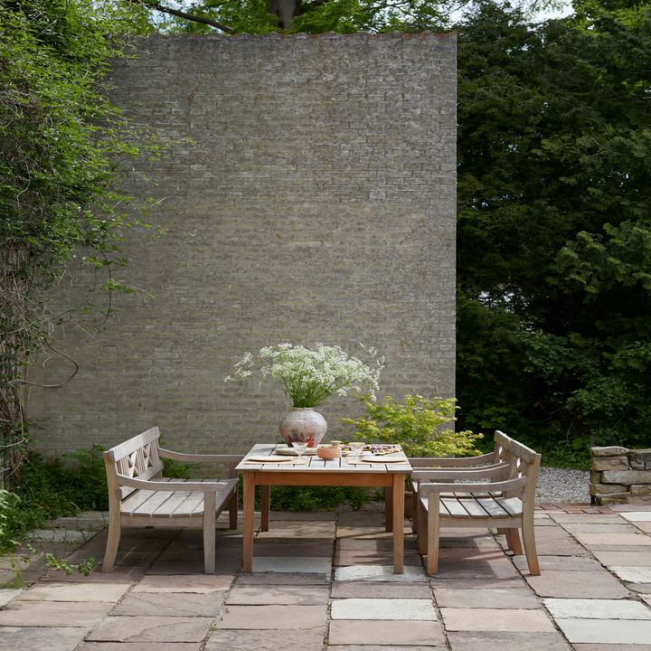 Havebænk fra Carl Hansen & Søn - Fåes med hynde og i flere størrelser. Model Drachmann