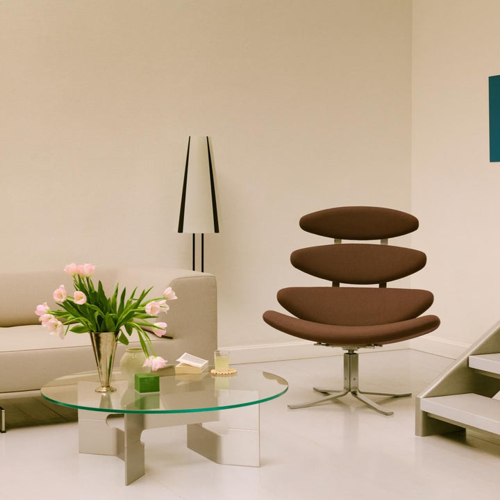 Corona stolen fra Fredericia Funiture i en slot brun farve. Perfekt til stuen.