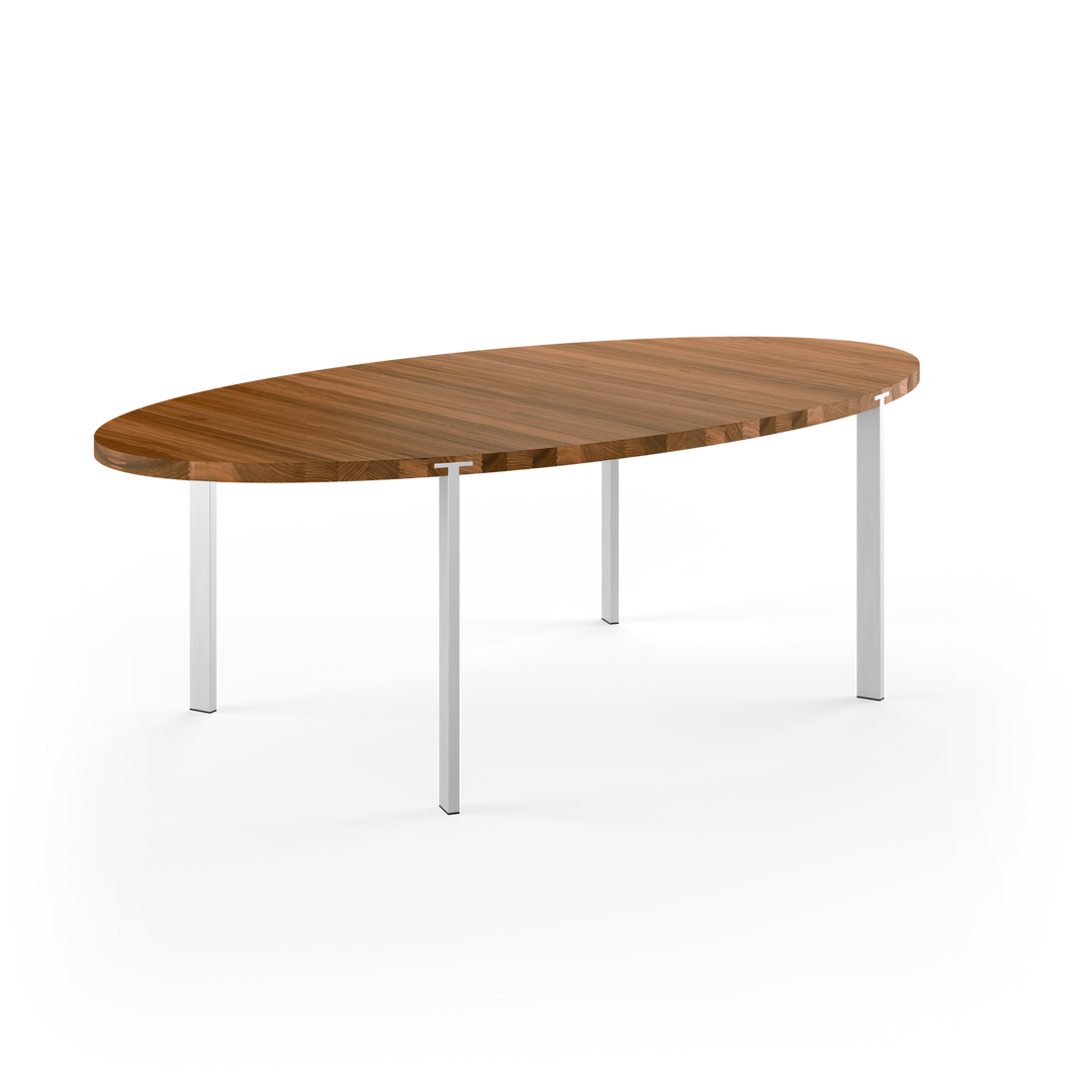 Ovalt spisebord fra Naver Collection. Bordet har en bordplade af træ og bordben i rustfrit stål, som fås i forskellige farver. Det er muligt at tilkøbe tillægsplader.