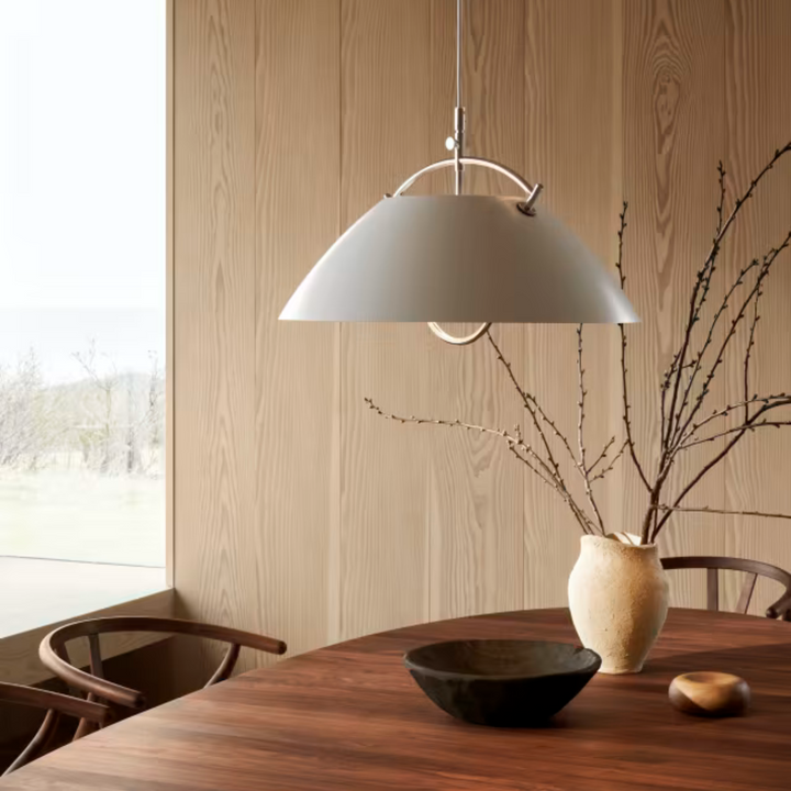 HJW37 pendel lampe fra Carl Hansen og Søn i hvid