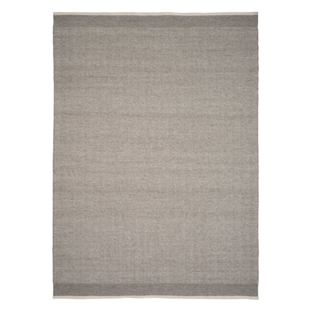 Stratum echo gulvtæppe fra Linie Deisgn i farven Grey