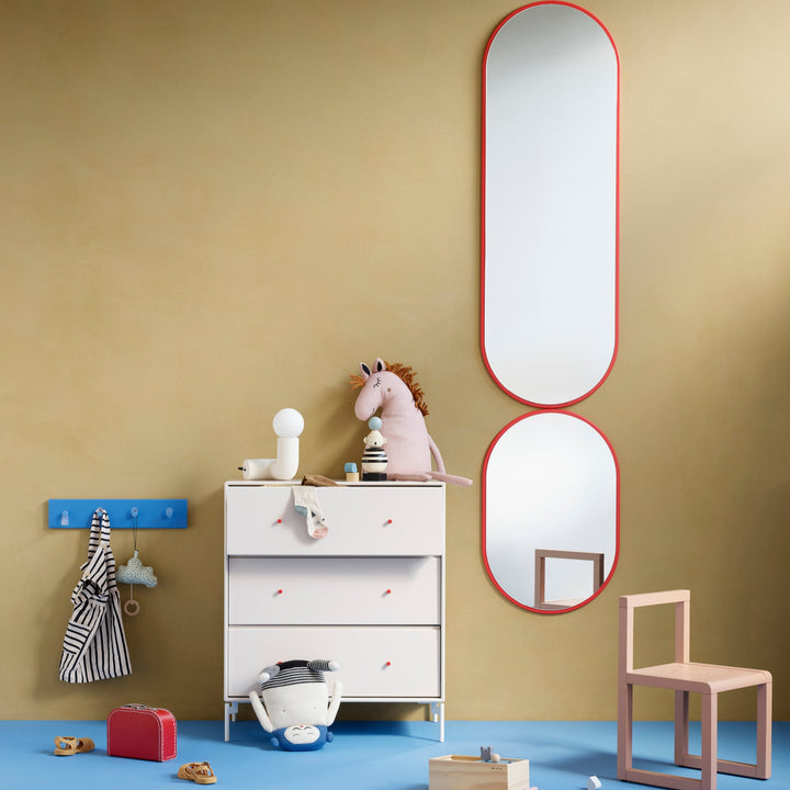 Carry kommode med ben fra Montana Selection i farven Oat på børneværelse