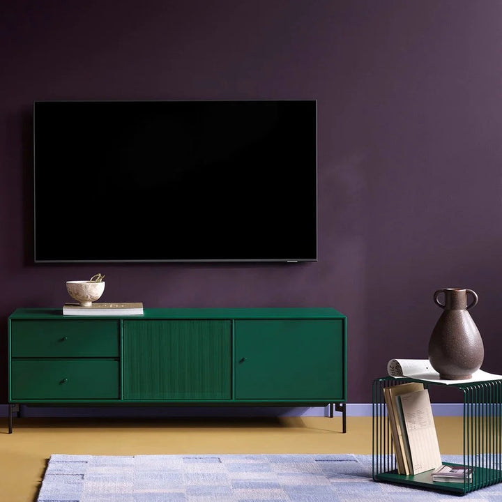 Octave VI TV møbel fra Montana Selection i farven Pine i stue