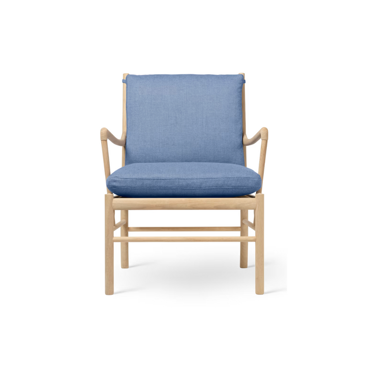 OW149 colonial chair fra Carl Hansen & Søn i stof i farven re-wool 0758 blå