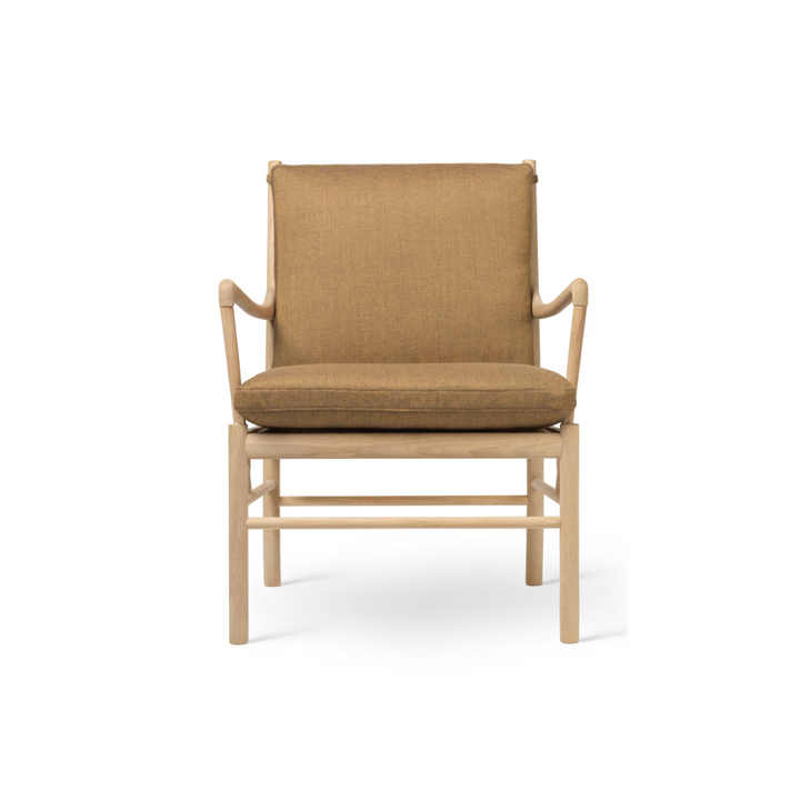 OW149 colonial chair fra Carl Hansen & Søn i stof i farven re-wool 0358 khaki camel