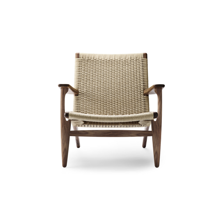 Hans J. Wegner stol, håndflettet design fra Carl Hansen & Søn i valnød