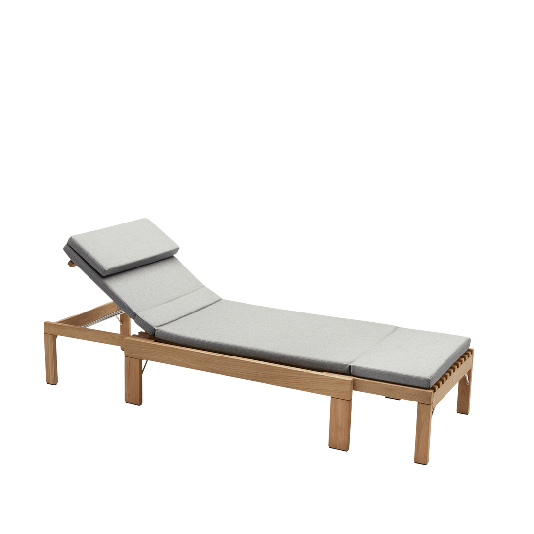 Solseng i massivt træ som holder til alt slags vejr og flere sæsoner.