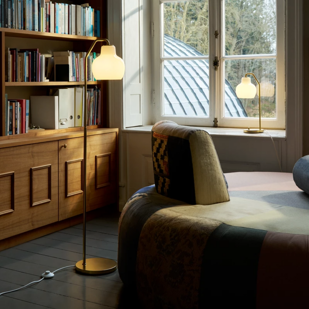 Smuk nyhed fra Louis Poulsen Ringkrone Gulvlampe i Messing.