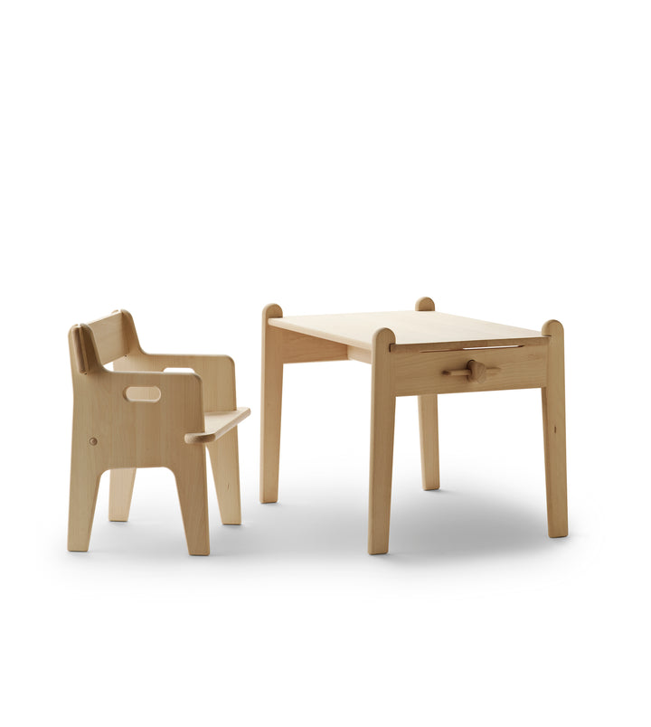 CH410 Peters stol af Wegner, børnestol med bord