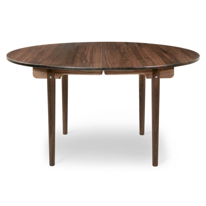 Klassisk CH3397 spisebord fra Carl Hansen & Søn i Valnød olie