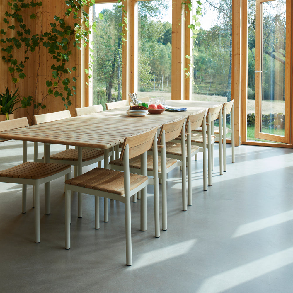 Havestol fra Skagerak med teak træsæde og aluminiums ben. Perfekt til at skabe et dejligt ude miljø.