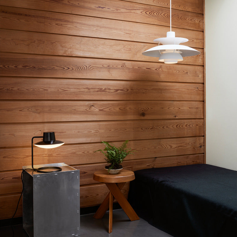 AJ Oxford Bordlampe designet af
Arne Jacobsen for Louis Poulsen i sort