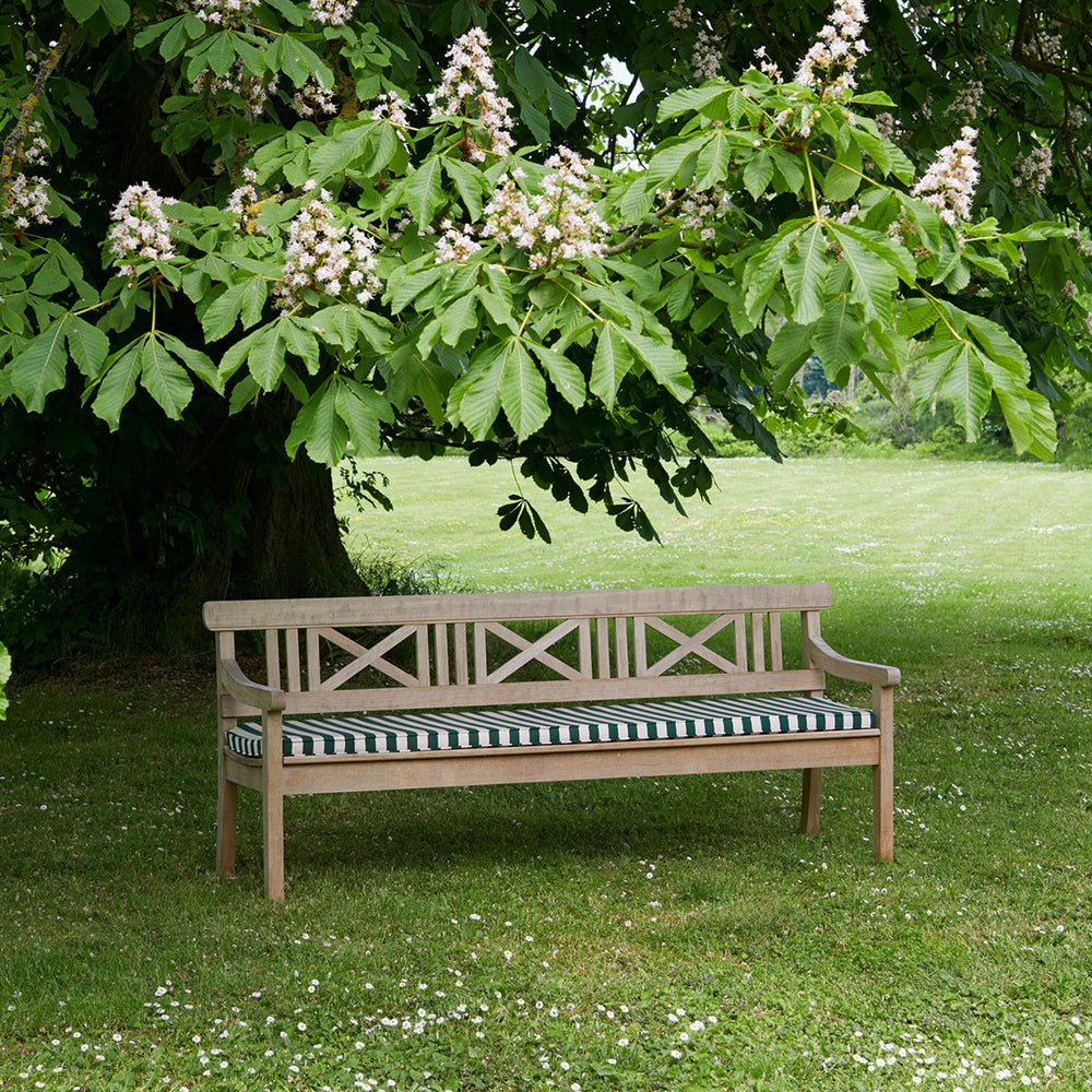 Havebænk fra Carl Hansen & Søn - Fåes med hynde og i flere størrelser. Model Drachmann 200