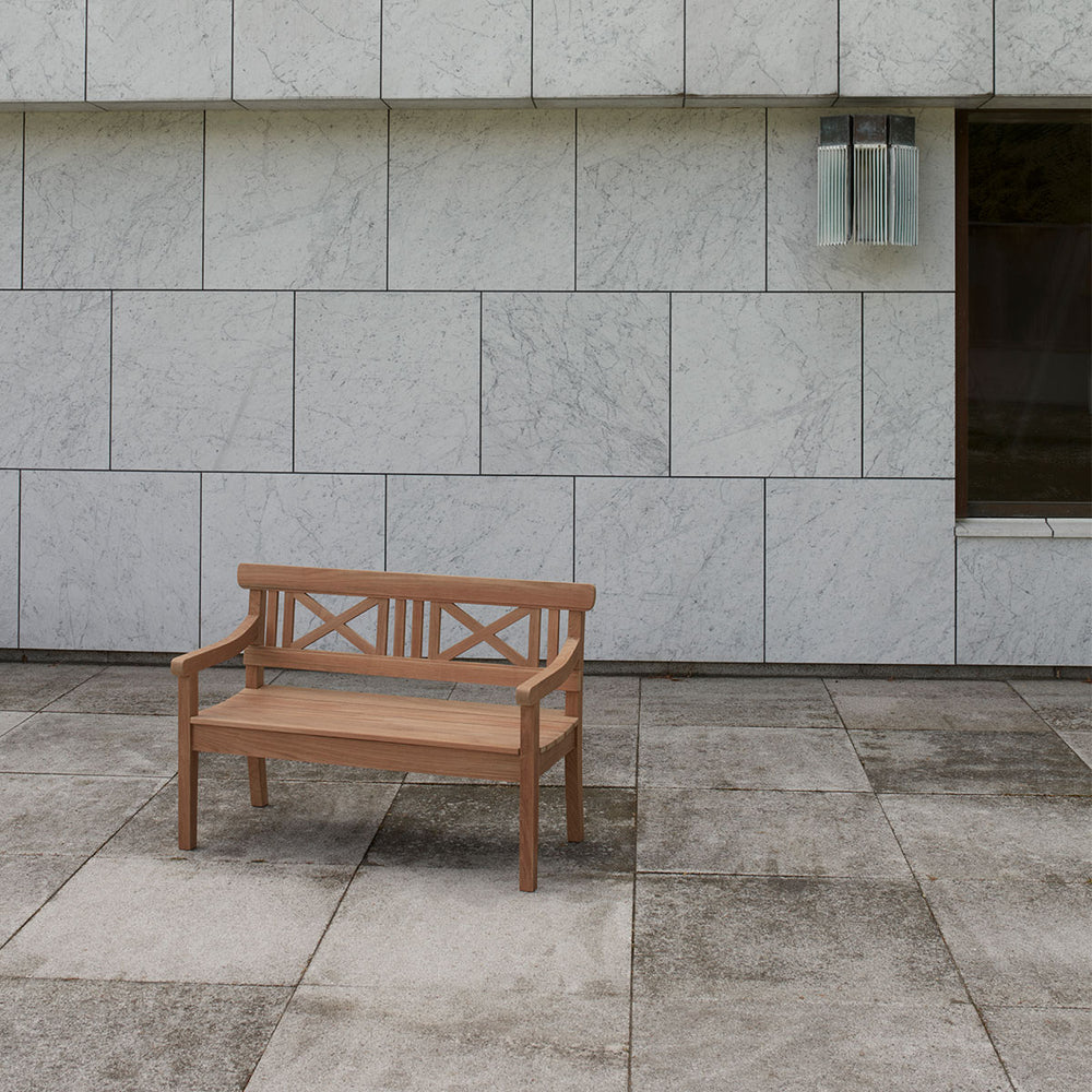 Havebænk fra Carl Hansen & Søn - Fåes med hynde og i flere størrelser. Model Drachmann