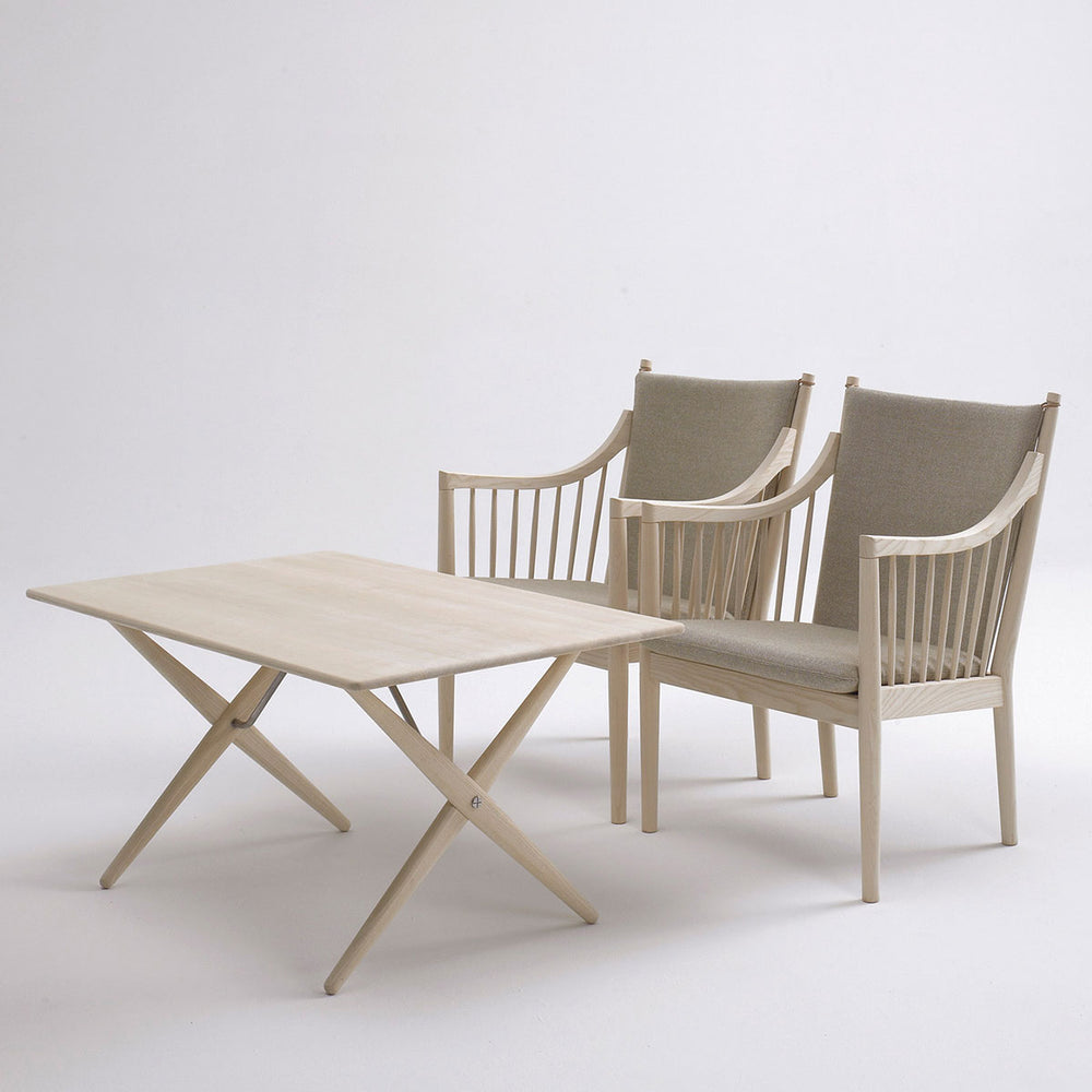 pp84 krydsbensbord fra PP Møbler designet af Hans J. Wegner