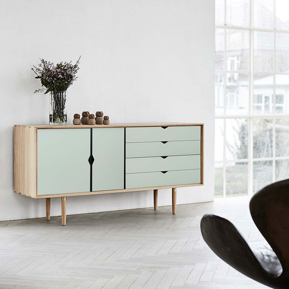S6 sideboard er en smuk skænk-ocean i stue