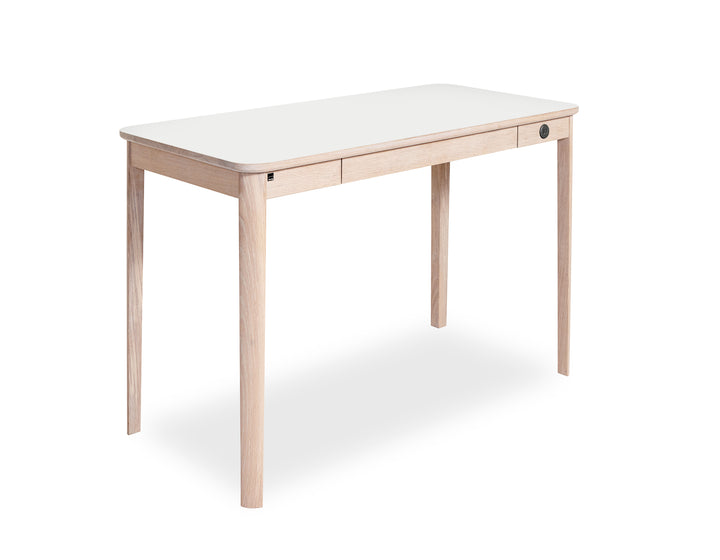 131 skrivebord fra Skovby i hvidolieret eg med hvid laminat bordplade