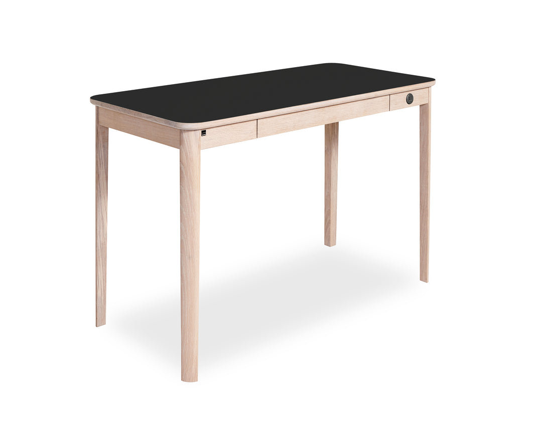 131 skrivebord fra Skovby i hvidolieret eg med sort laminat bordplade