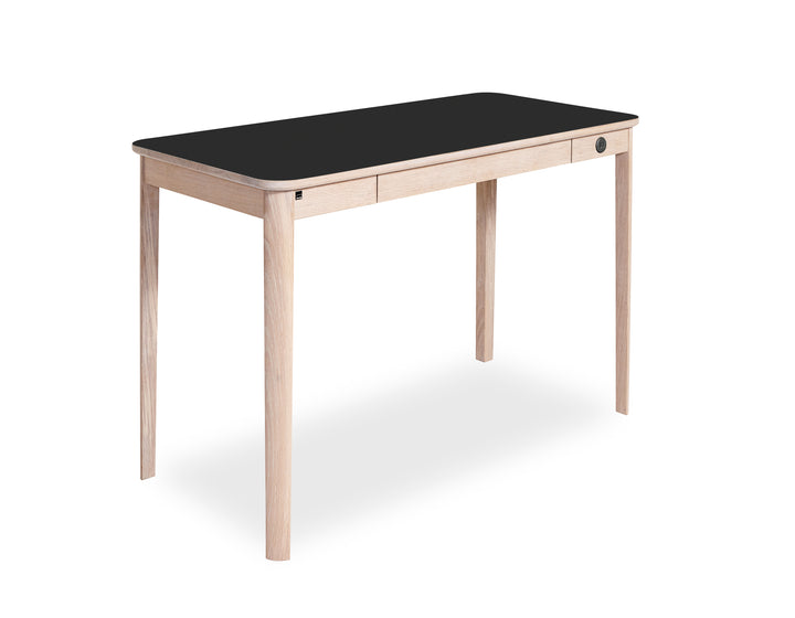 131 skrivebord fra Skovby i hvidolieret eg med sort laminat bordplade