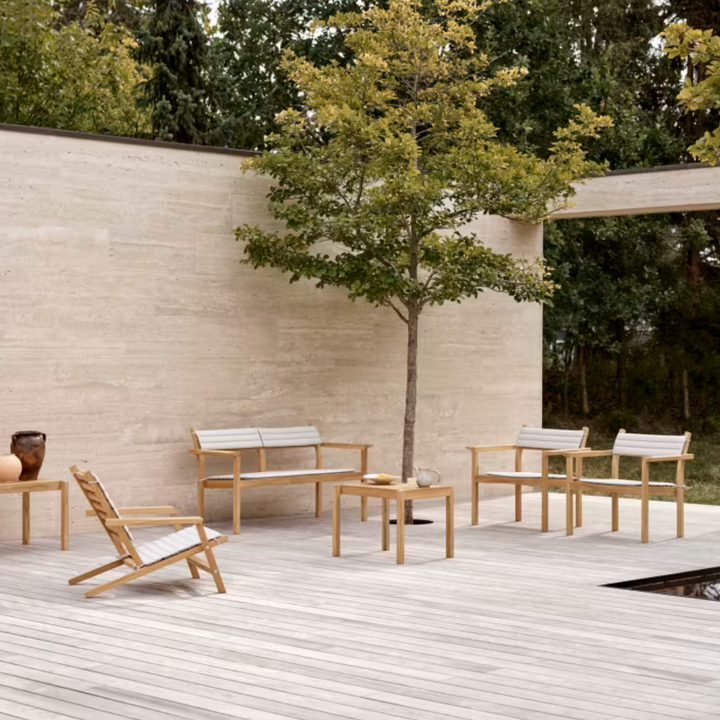 AH601 havestol til havesæt fra Carl Hansen & Søn, designet af Alfred Homann på terrasse