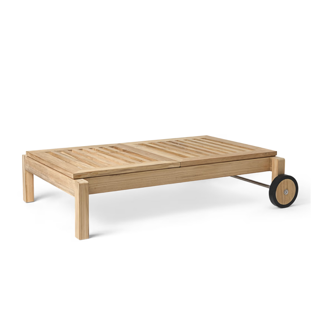 AH604 solseng liggestol i teak træ fra Carl Hansen & Søn foldet sammen