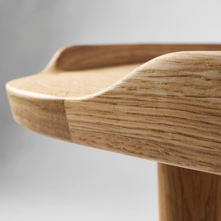 No. 55 sofabord fra Aakjaer Furniture i naturolieret eg hjørne detaljer
