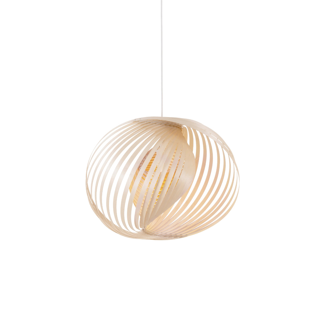 Dekrorativ Adilo pendel fra Secto Design i birk