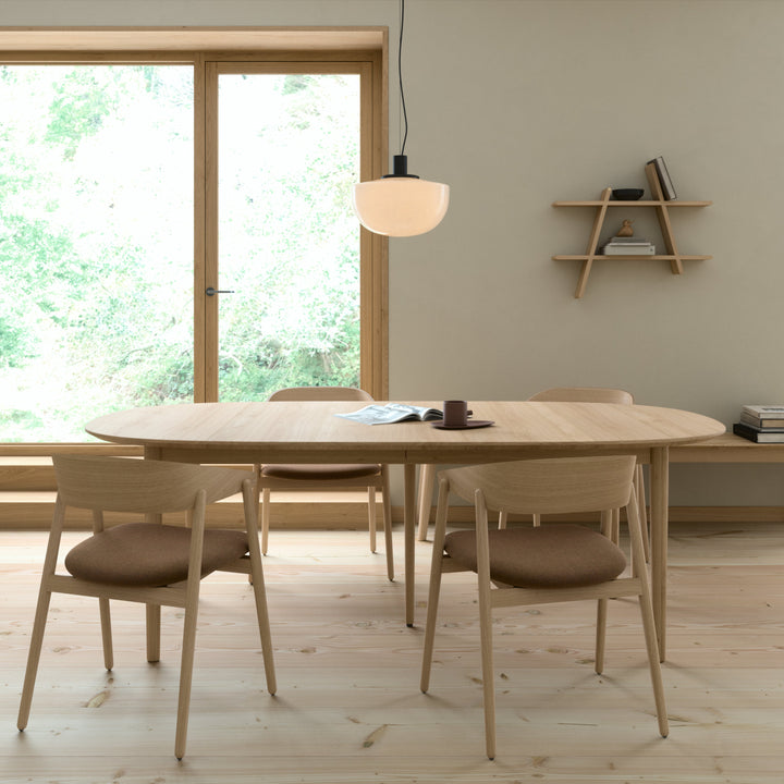 Andersen Furniture spisebord i sæbebehandlet eg med mulighed for at forlænge