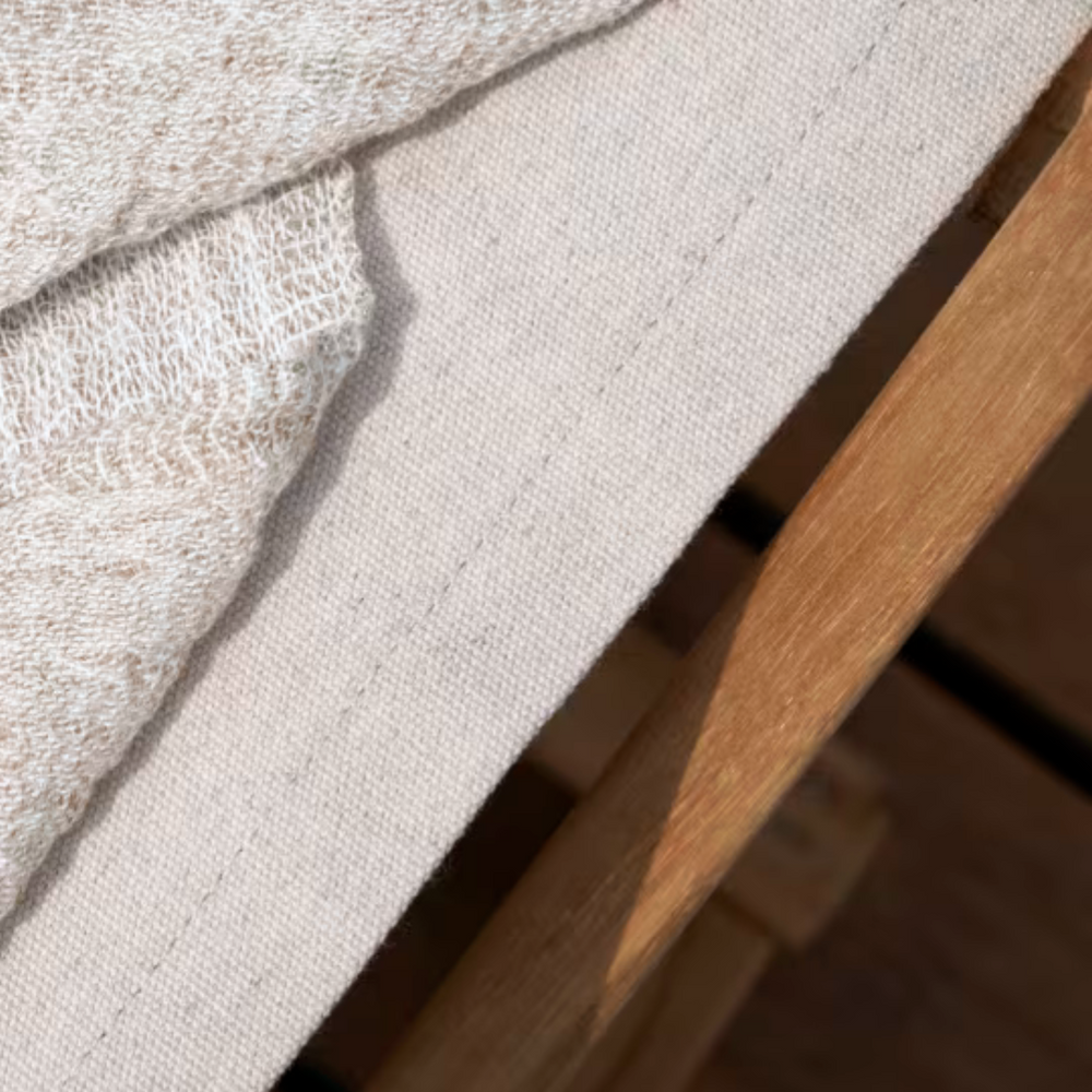 BM5768 Fodskammel til dækstol af Børge Mogensen closeup