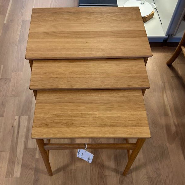 CH004 Nesting sideborde fra Carl Hansen & Søn - Udstillingsmodel