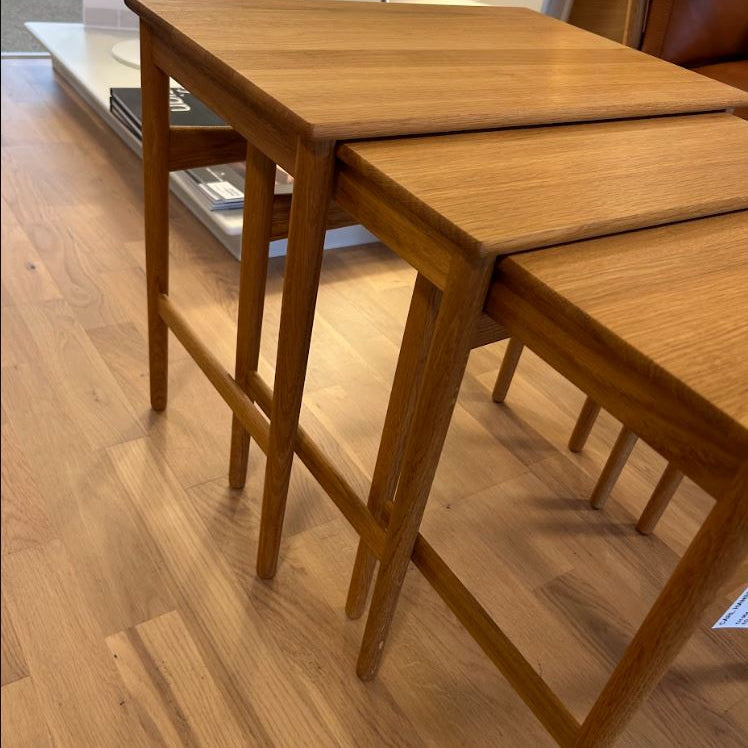 CH004 Nesting sideborde fra Carl Hansen & Søn - Udstillingsmodel