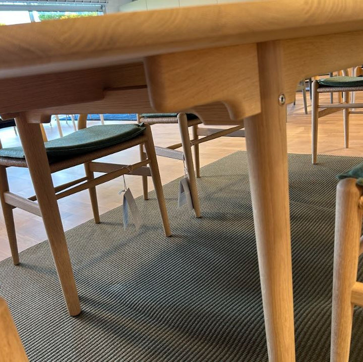 CH339 spisebord fra Carl Hansen & Søn - Udstillingsmodel