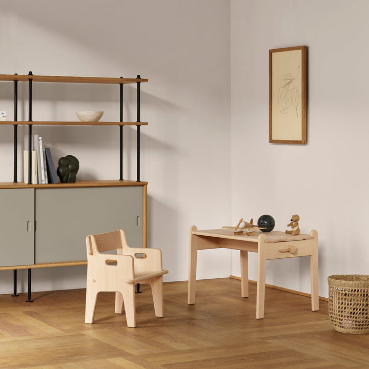 Peters stol CH410 af Hans J. Wegner, børnemøbel