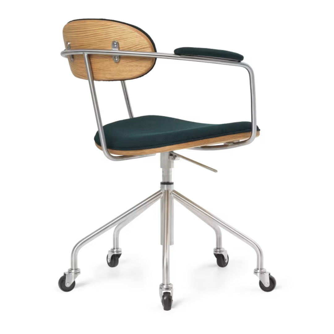 CH621 Swivel Chair fra Carl Hansen & Søn i stof