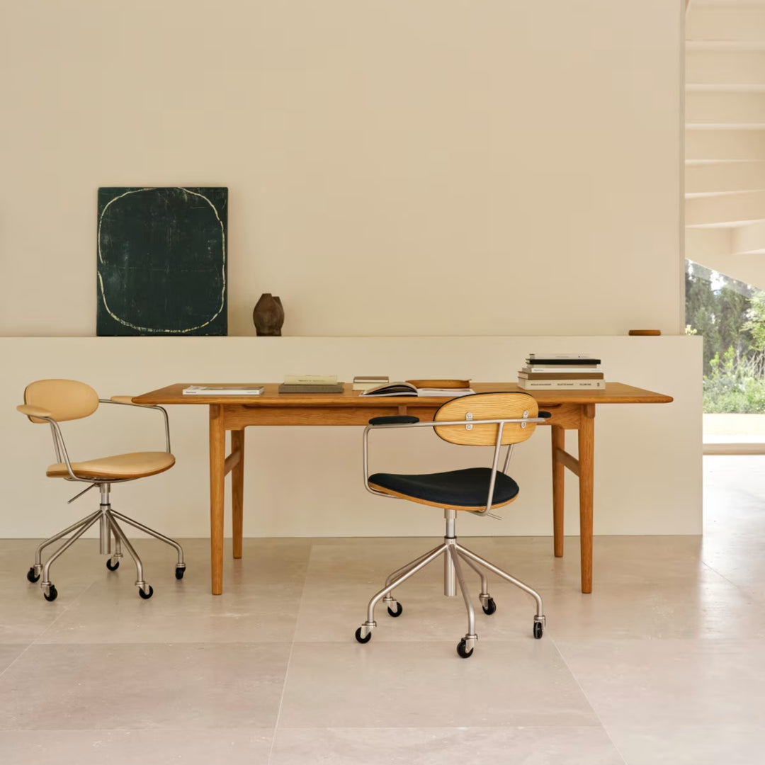 CH621 Swivel Chair fra Carl Hansen & Søn på kontor