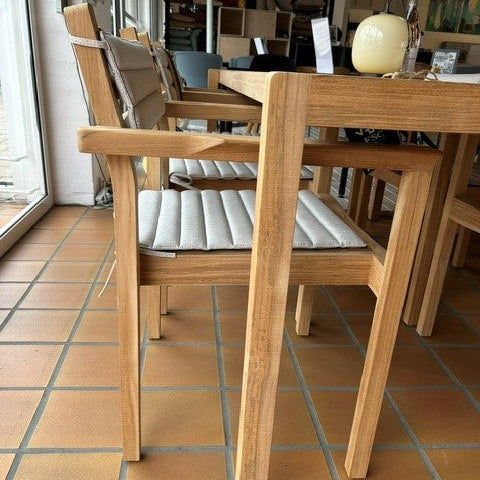Carl Hansen & Søn havesæt, bord + 6 stole inkl. hynder - Udstillingsmodel
