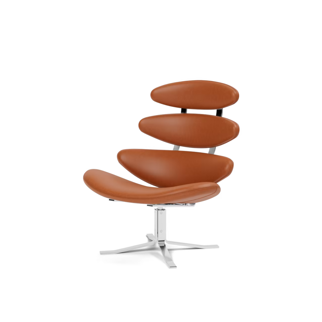 Klassisk Corona loungestol fra Fredericia Furniture i læder. Bringer en ekstra siddeplads ind i stuen, både med en flot design og god komfort. Designet af Poul M. Volther.