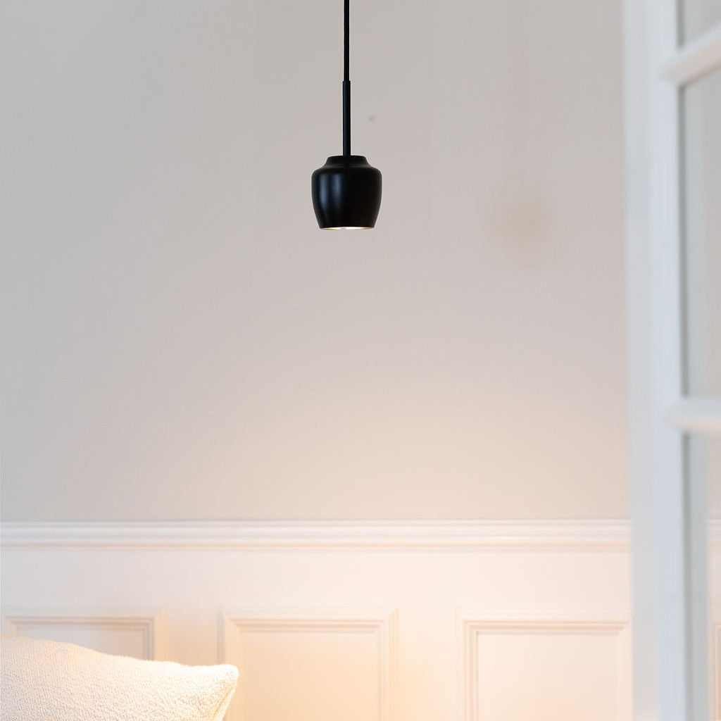 Cph lightning pendel lampe loftslampe i sort i stue