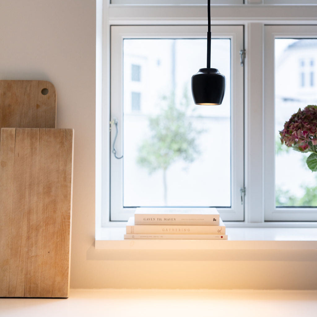 Cph lightning nola pendel lampe loftslampe i sort i køkken