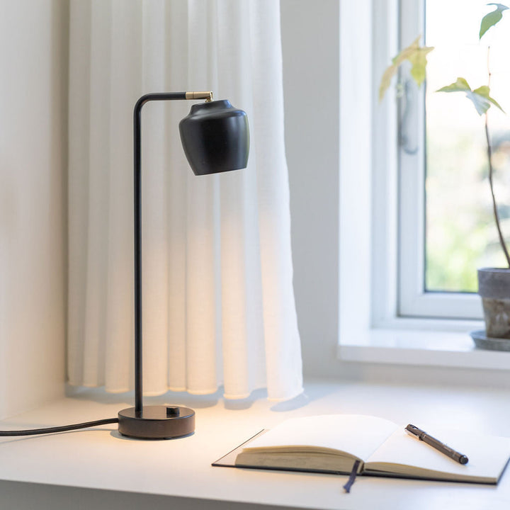 CPH lightning Nola bordlampe i sort