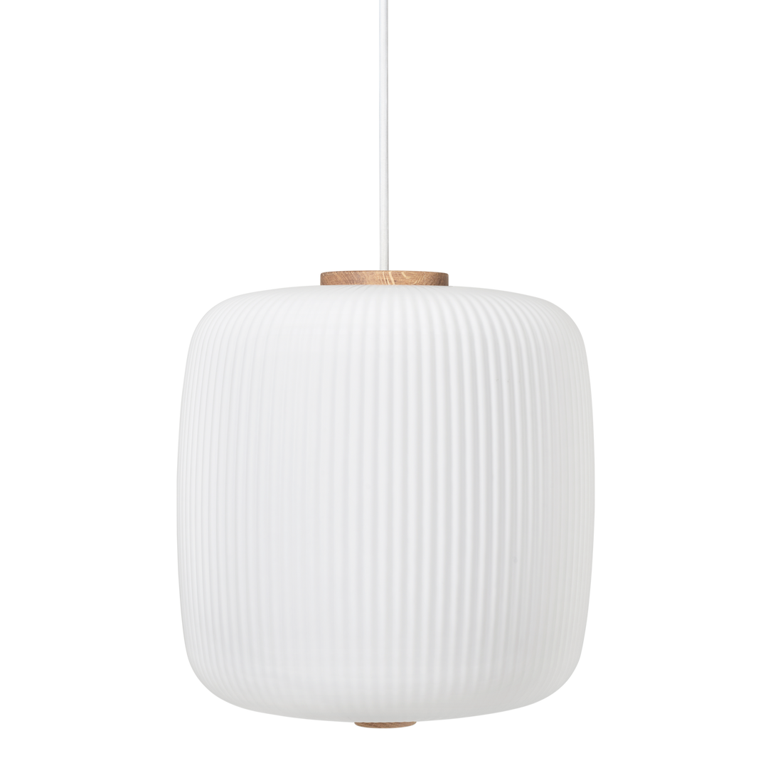 EK61 opal pendel loftslmpe fra Carl Hansen & Søn close up