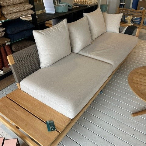 EOOS 3.pers havesofa med sidebord - Udstillingsmodel